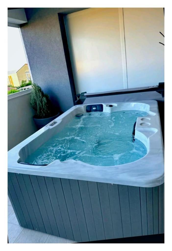 Deluxe Double Room With Sauna And Pool Каштела Экстерьер фото